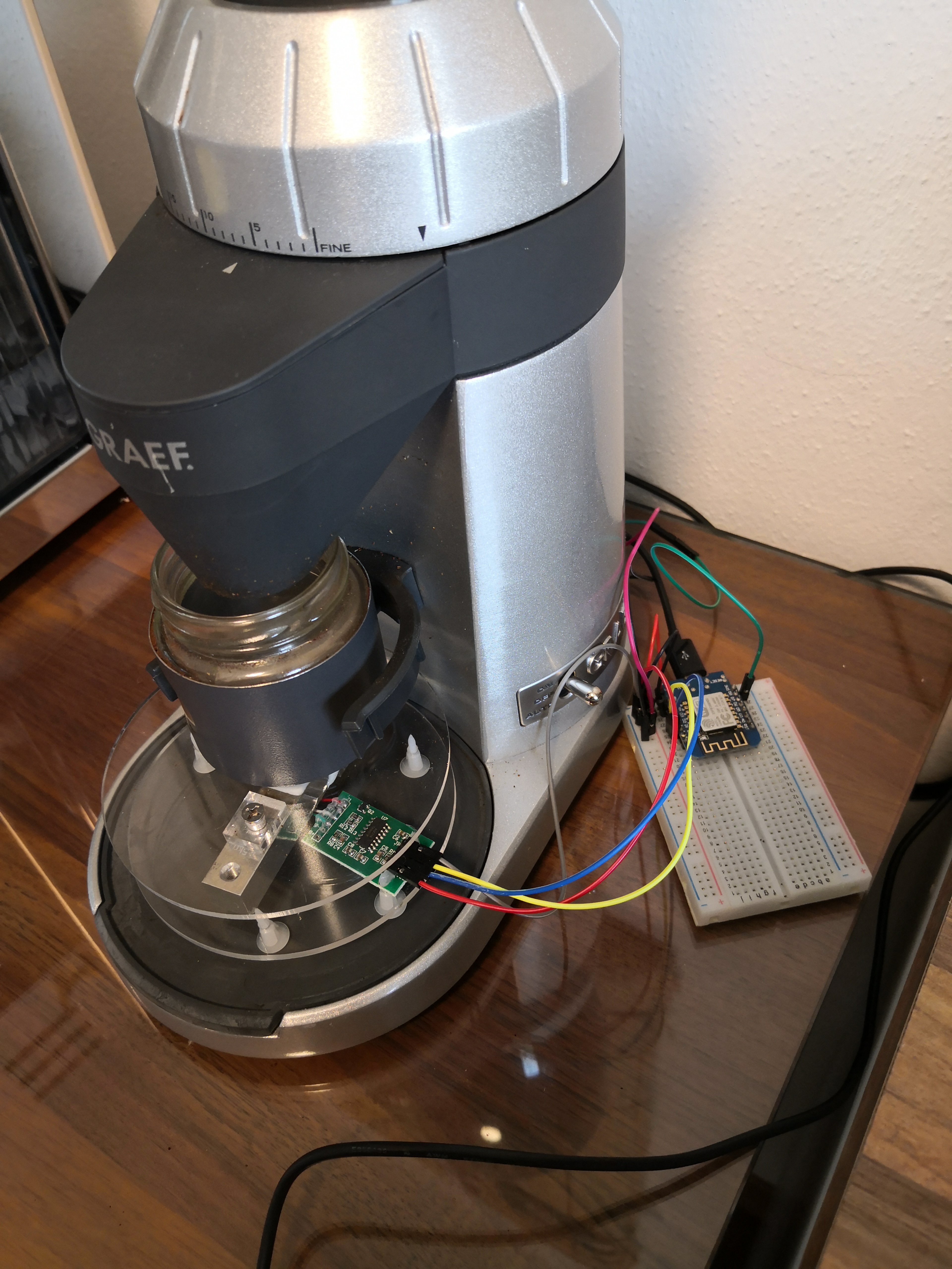 Scale controlled coffee grinder.